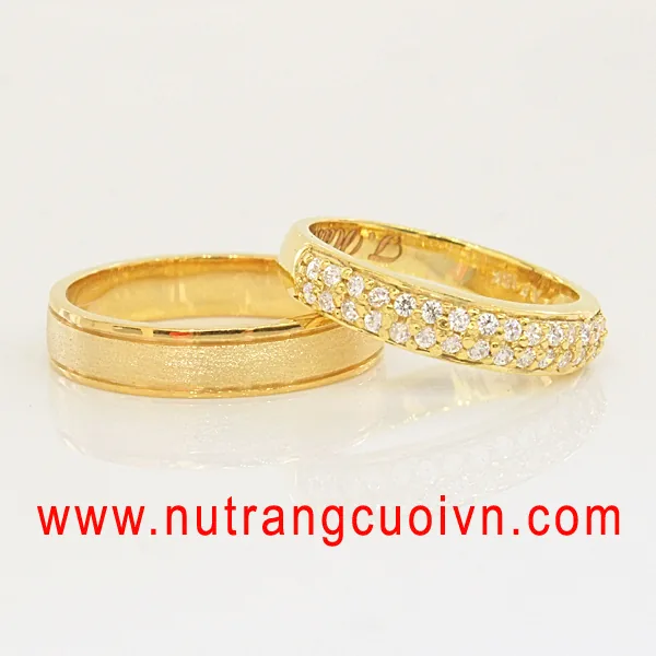 Nhẫn cưới đẹp với những viên đá nhỏ